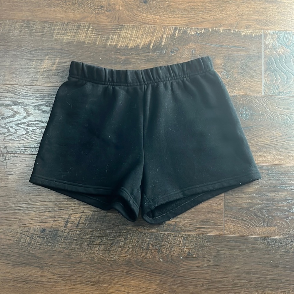 Aritzia cozy fleece perfect high rise 3” sweatshorts